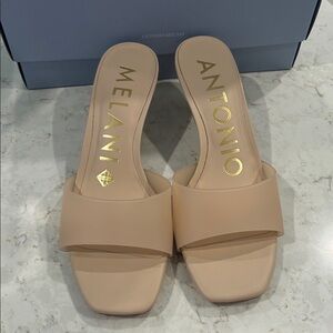 Antonio Melani Women's Cream Mules